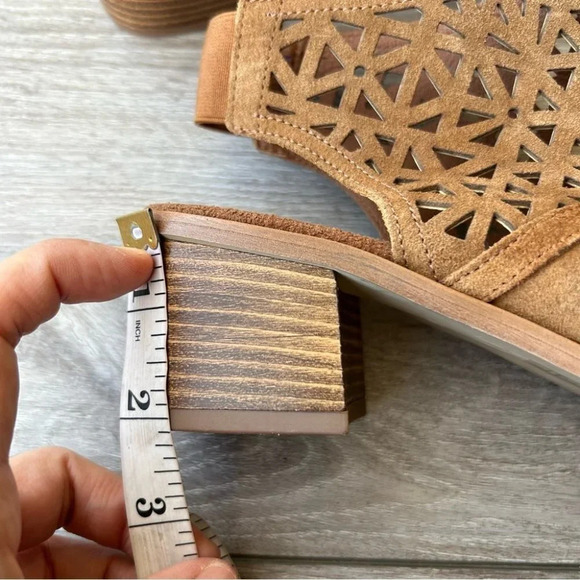 ANDRE CARIOCA CAMEL  LASER CUTOUT BOOTIE SANDAL - Picture 13 of 13